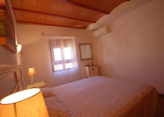 Lets Holidays Cozy Near To The Castle