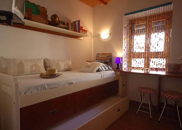 Lets Holidays Cozy Near To The Castle