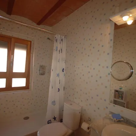 Lets Holidays Cozy Near To The Castle
