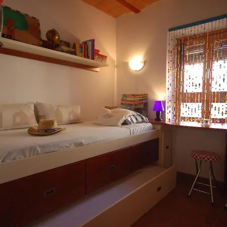 Lets Holidays Cozy Near To The Castle